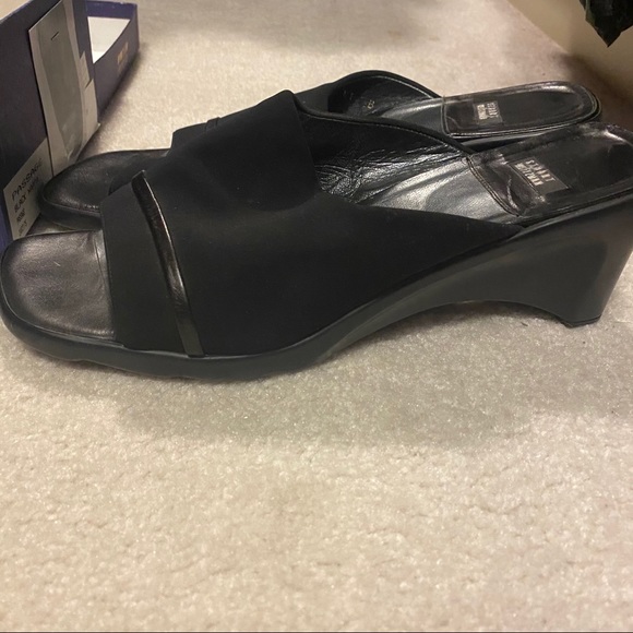 Stuart Weitzman slides - Picture 4 of 6